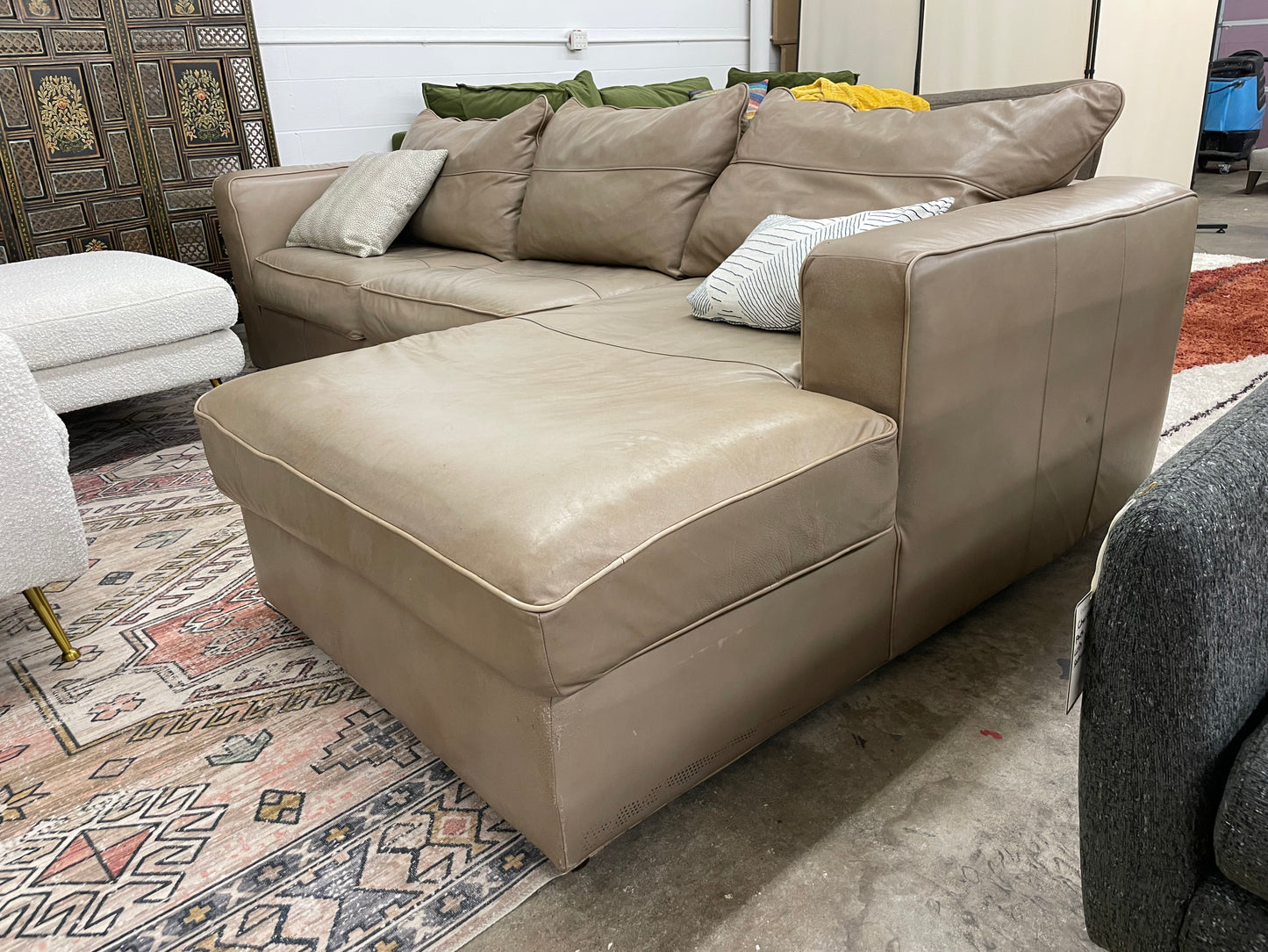 Leather Norwalk Right-Facing Chaise Sectional