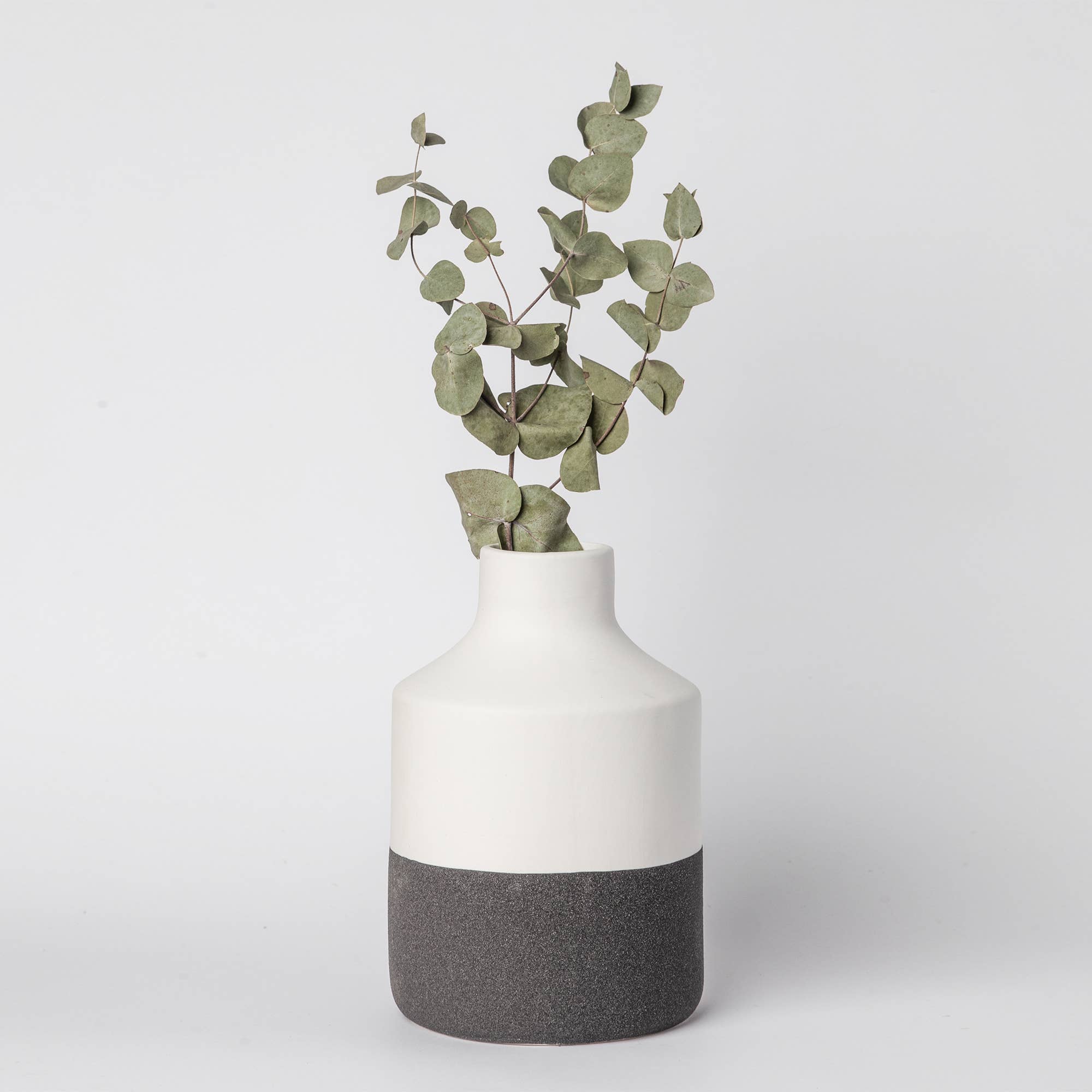 Ceramic Decorative Tabletop Vase: Black & White - Reclaimed Elegance