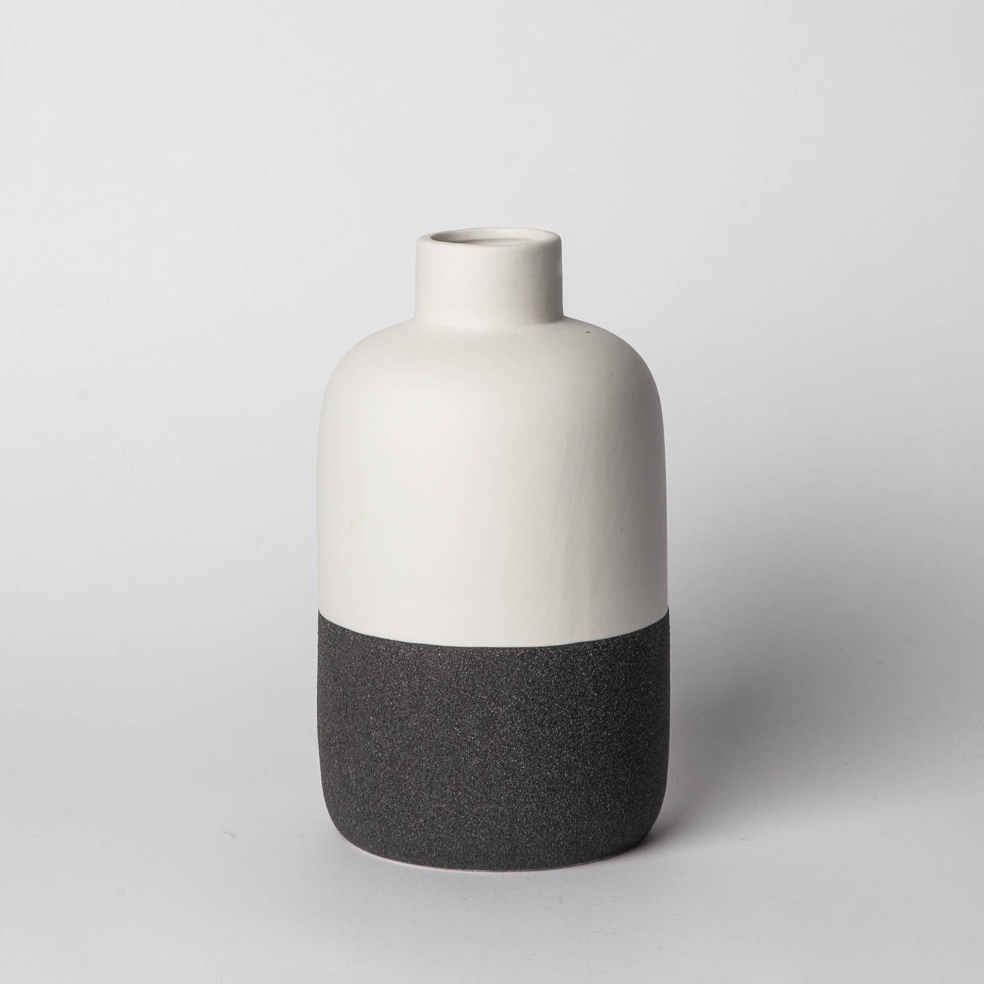 Ceramic Decorative Tabletop Vase: Black & White - Reclaimed Elegance