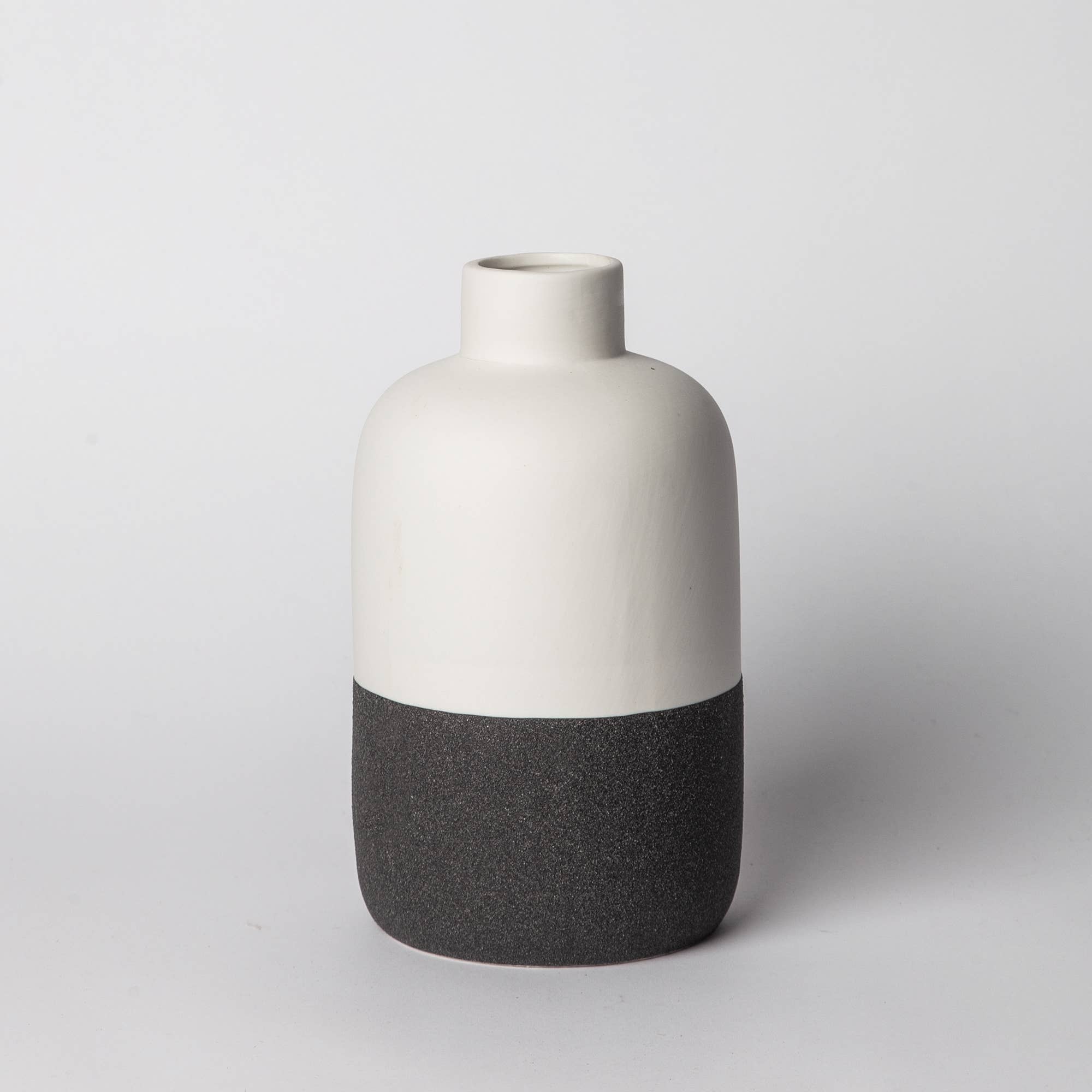 Ceramic Decorative Tabletop Vase: Black & White - Reclaimed Elegance