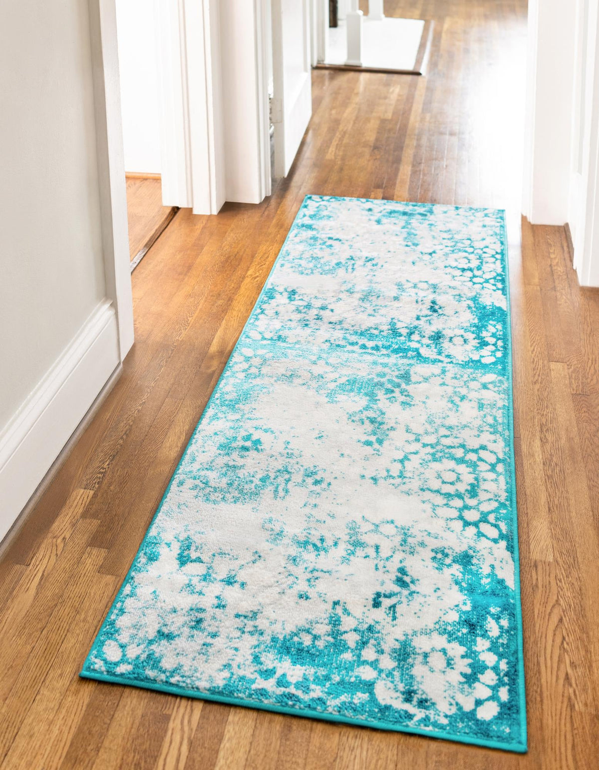 Sofia Larvotto Turquoise & Gray Area Rug, room setting