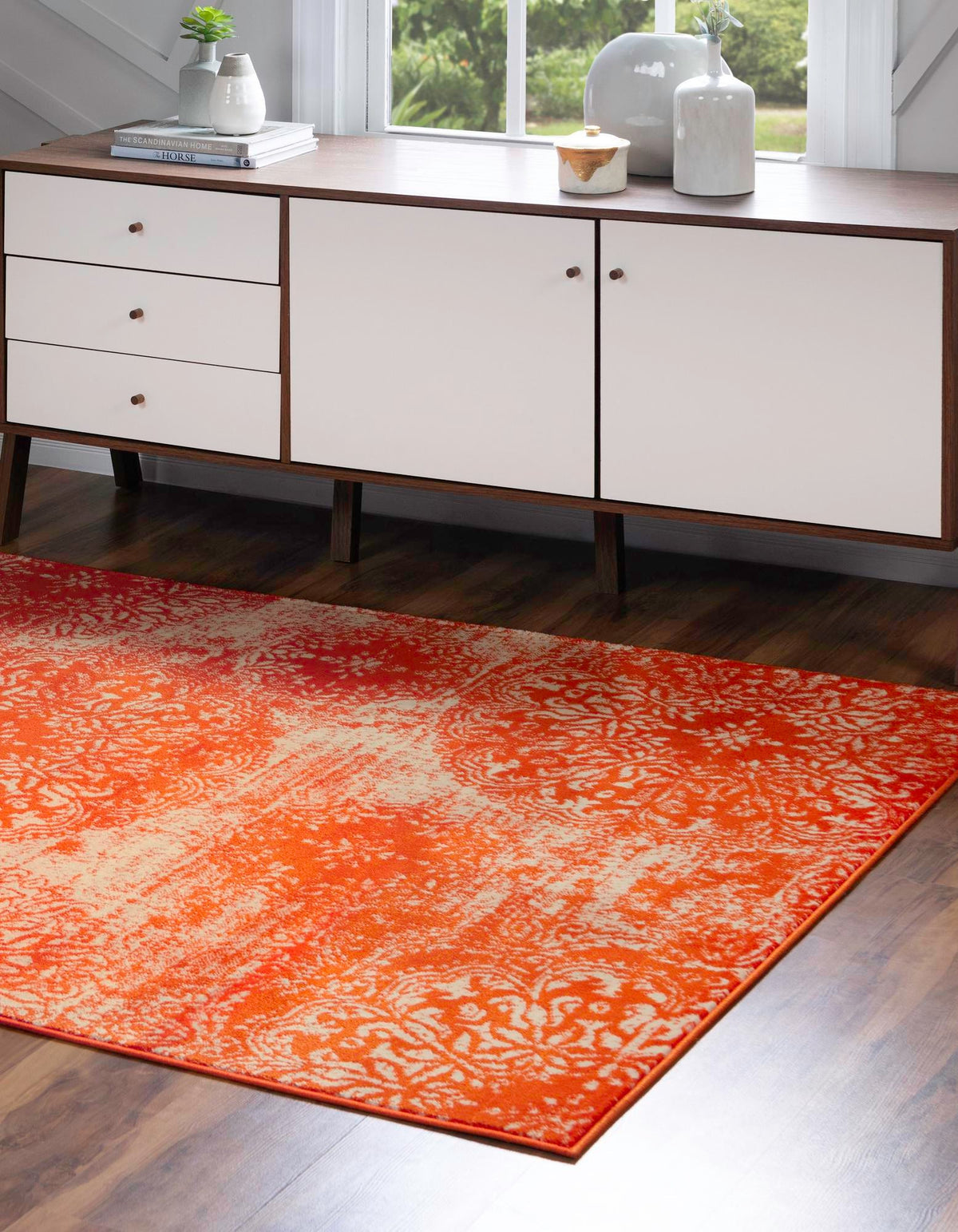 Sofia Grand Orange/Ivory | Matching Rectangle lifestyle