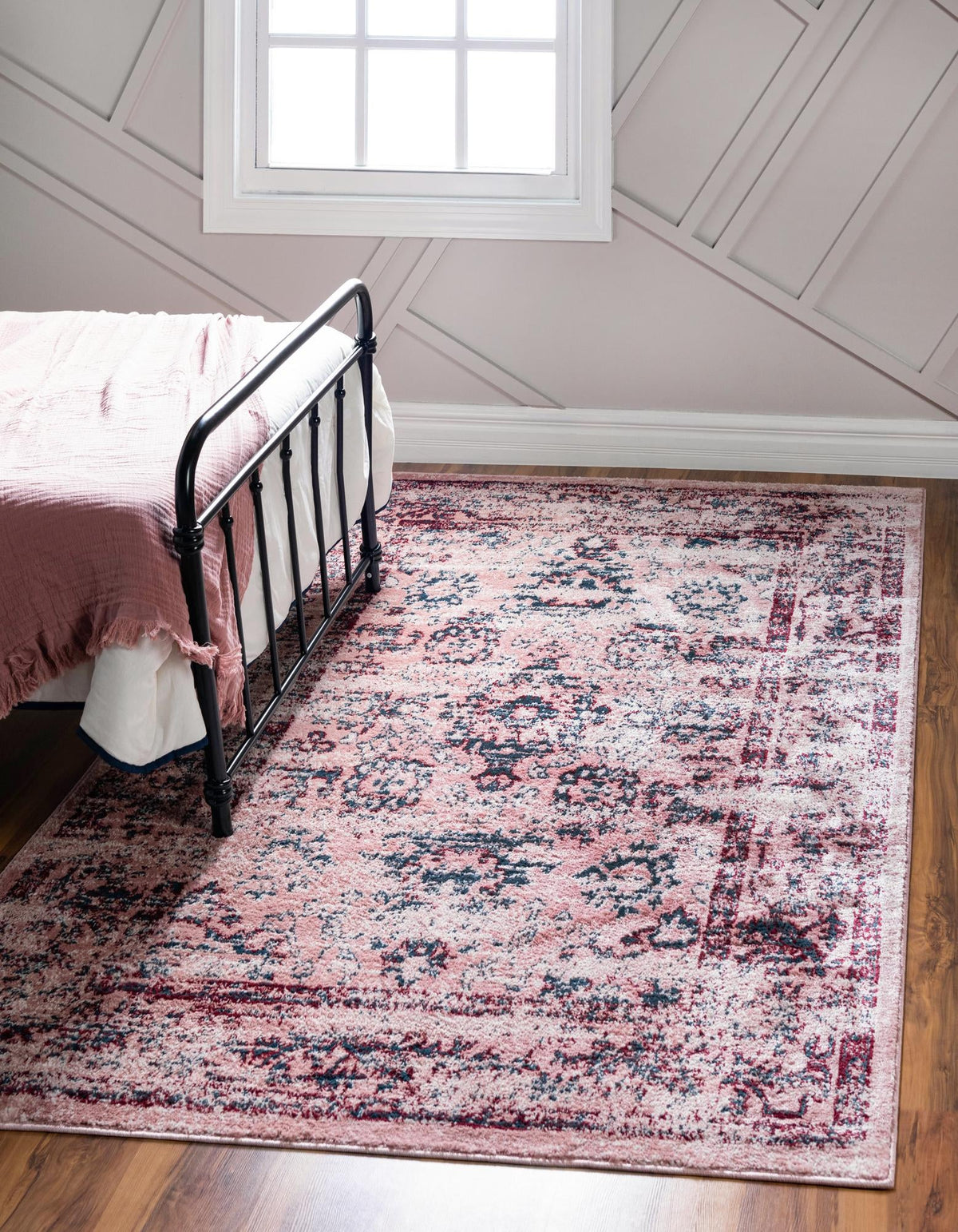 Unique Loom Sumter Collection Area Rug - Edmunds (Pink/Burgundy) lifestyle