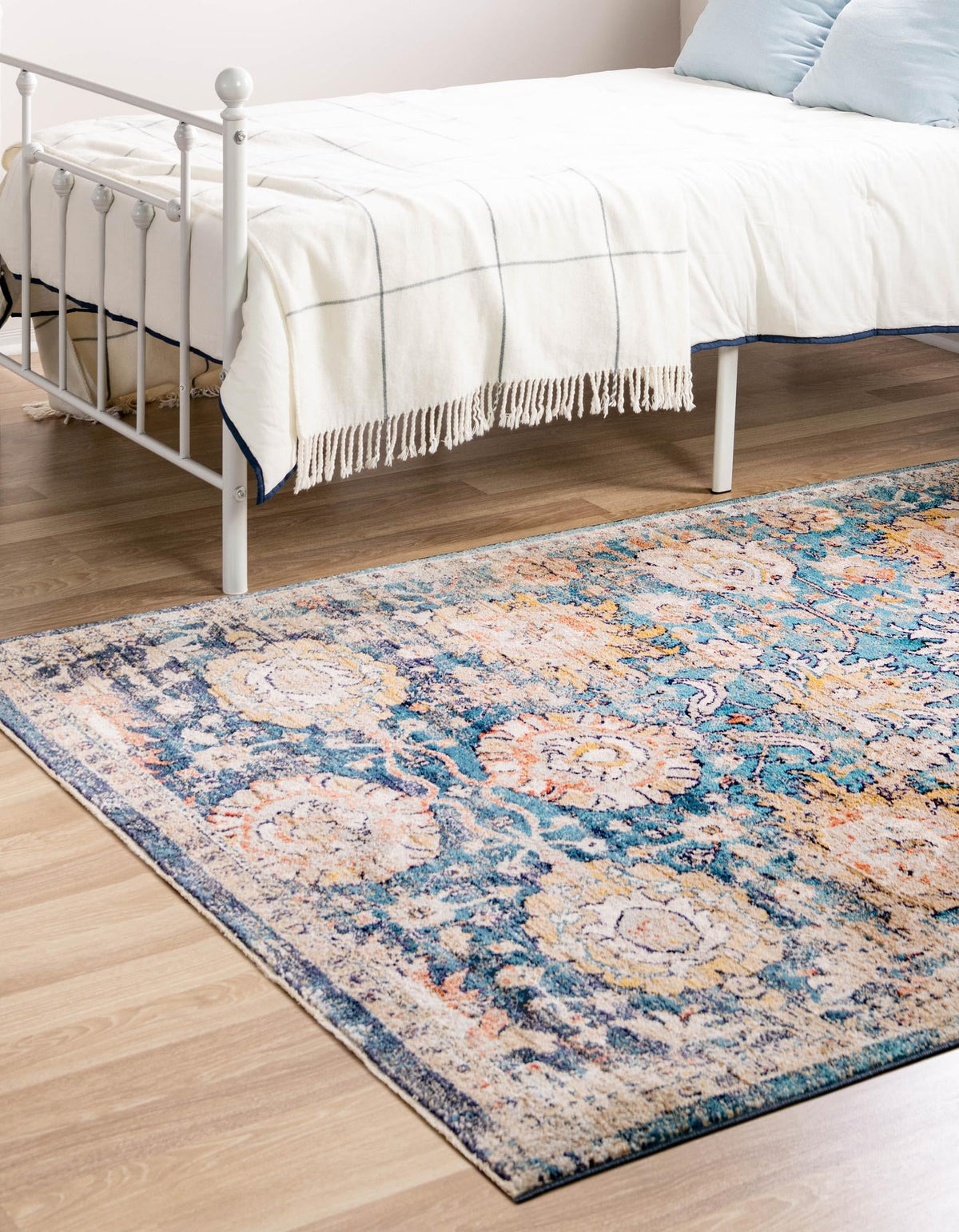 Lola Classic Blue & Beige Area Rug | original supplier additional photo 3167461_image_1011.jpg