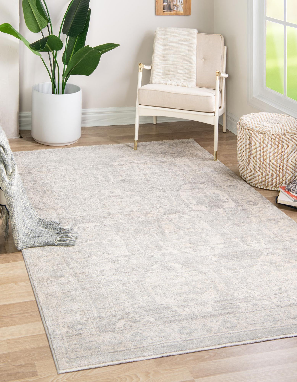 Lola Bold Gray & Cream Area Rug, room setting