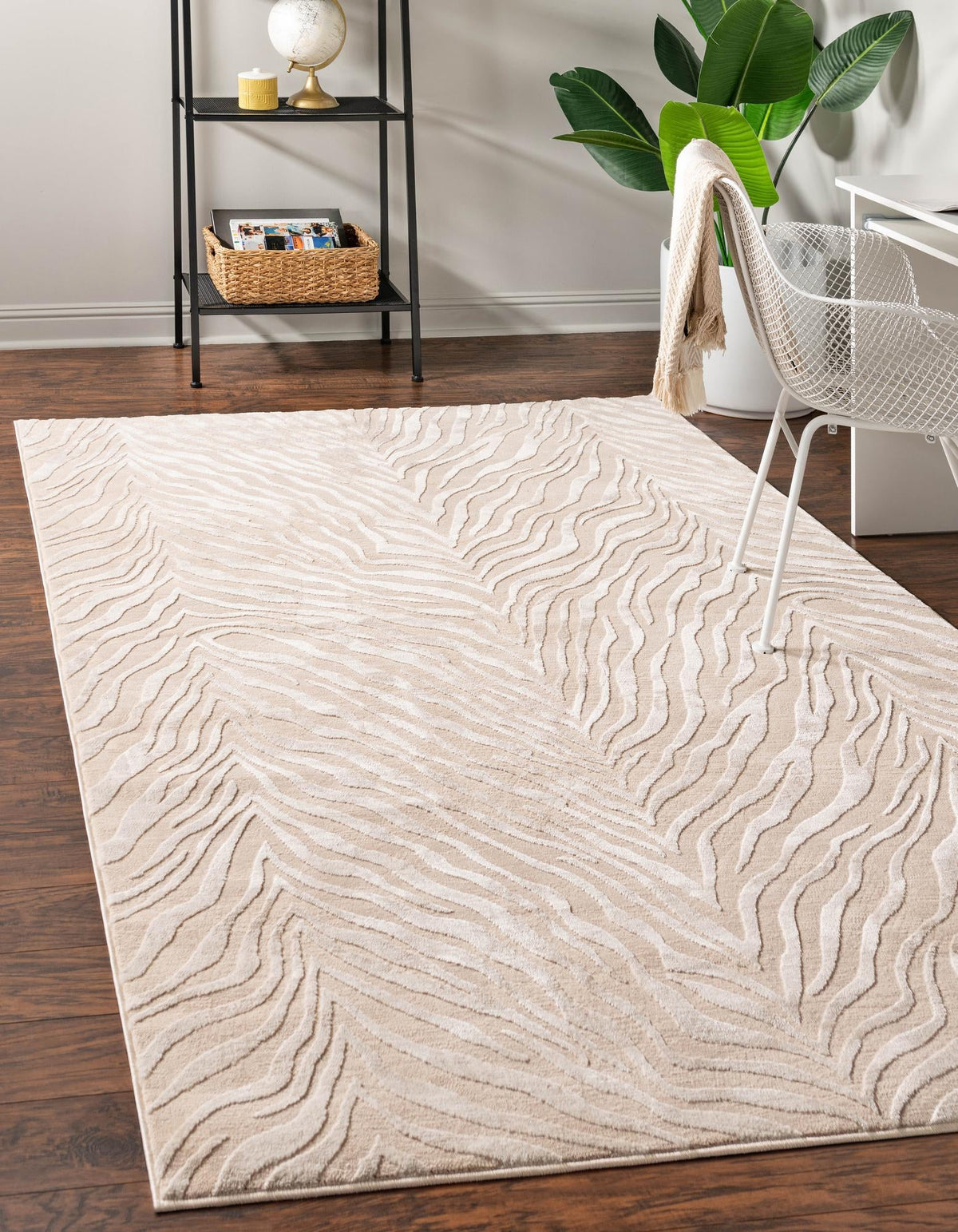 Finsbury Meghan beige and ivory rug in a room setting