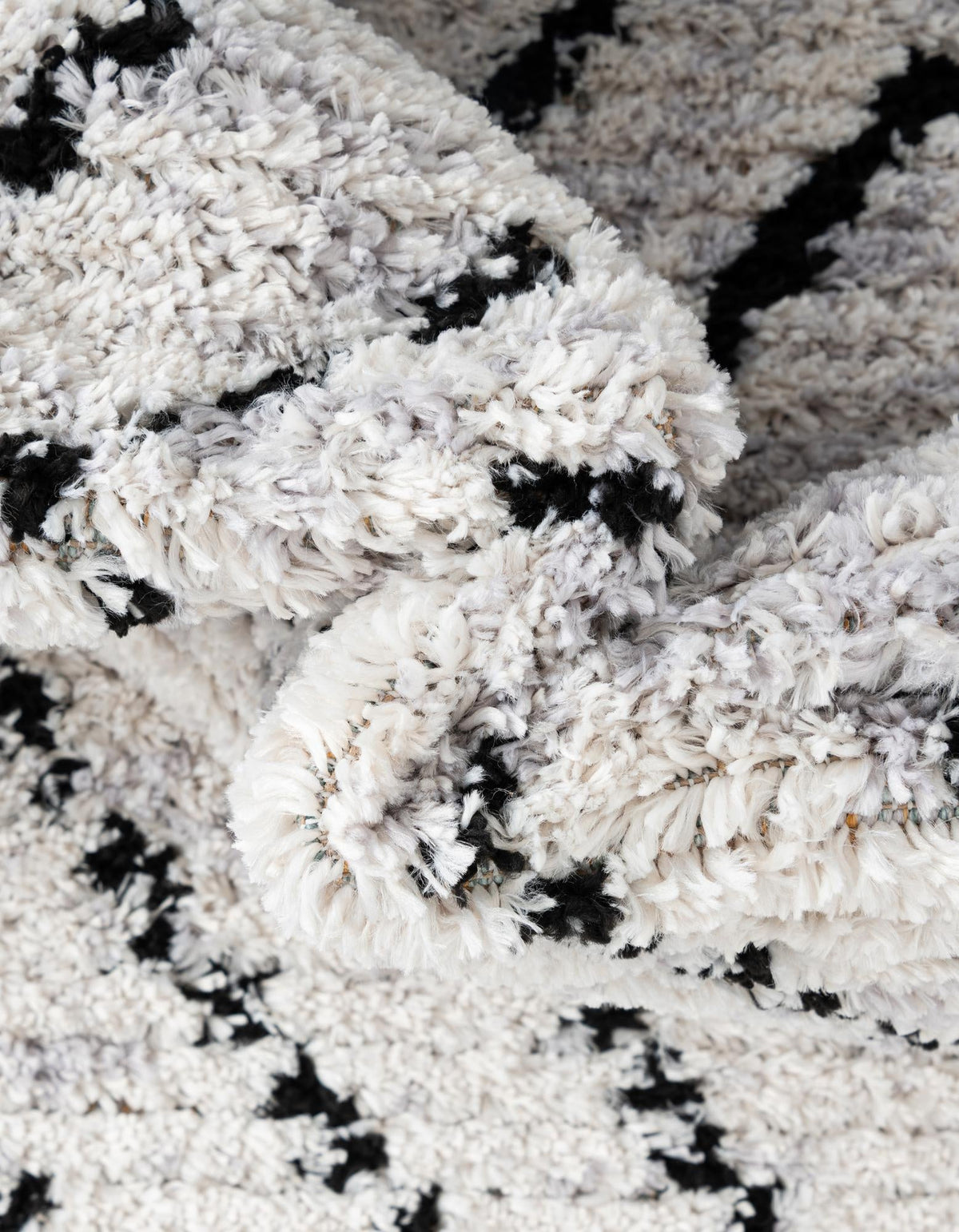 Tagine Safiya Black and White & Gray Area Rug | Manufacturer additional original detail or rug view