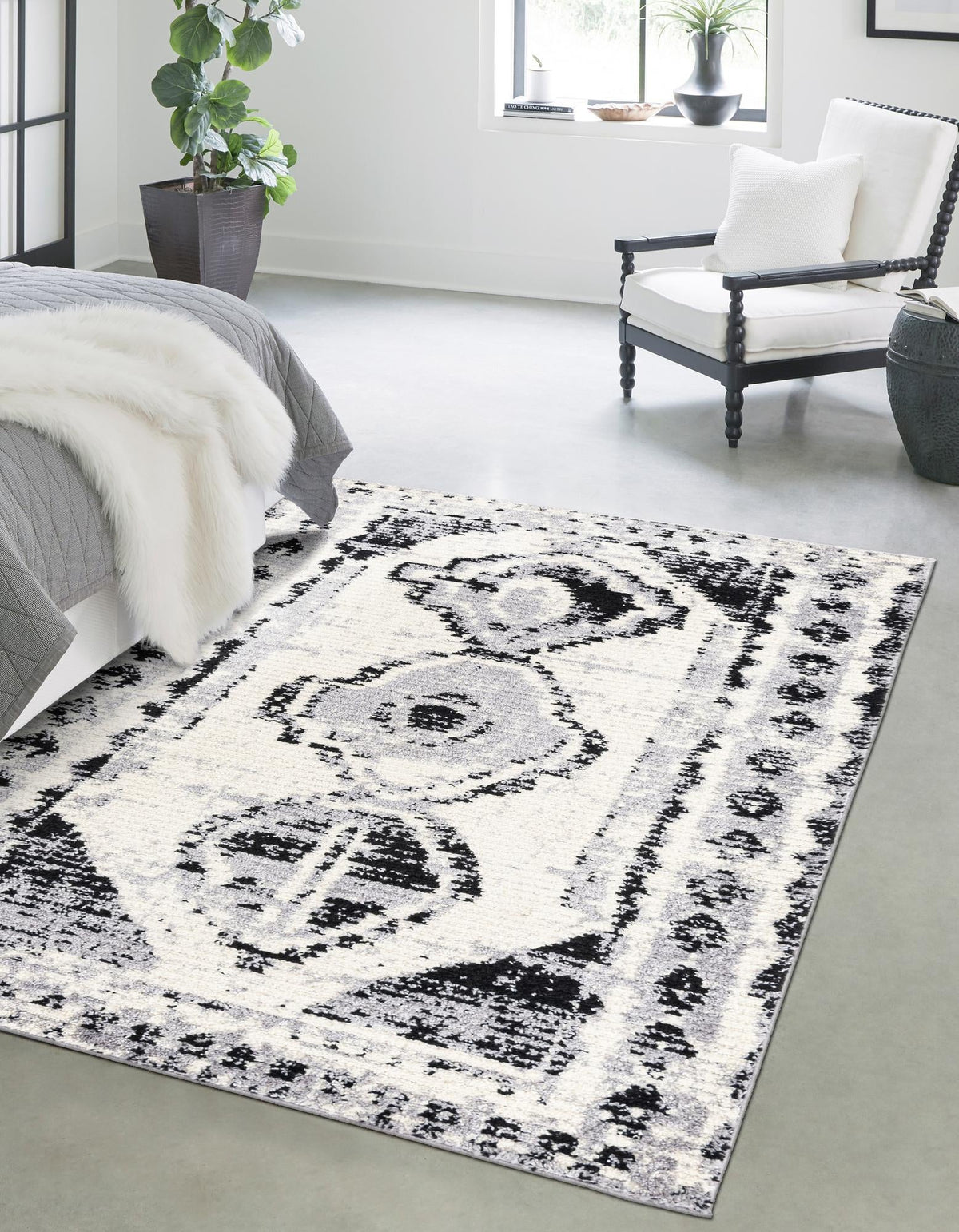 Tagine Soraya Black and White & Gray Area Rug, room setting