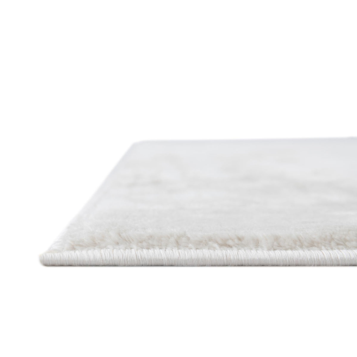 Finsbury Elizabeth Ivory Area Rug: Same design/color lifestyle; shape may differ