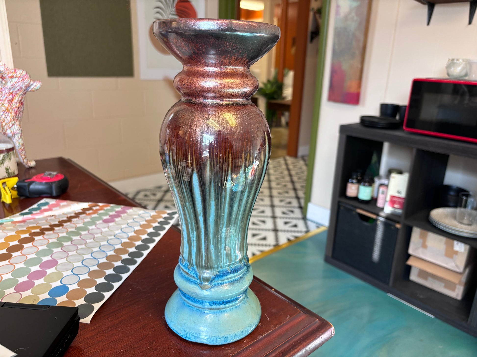 Paint Drip Ceramic Stand - Reclaimed Elegance
