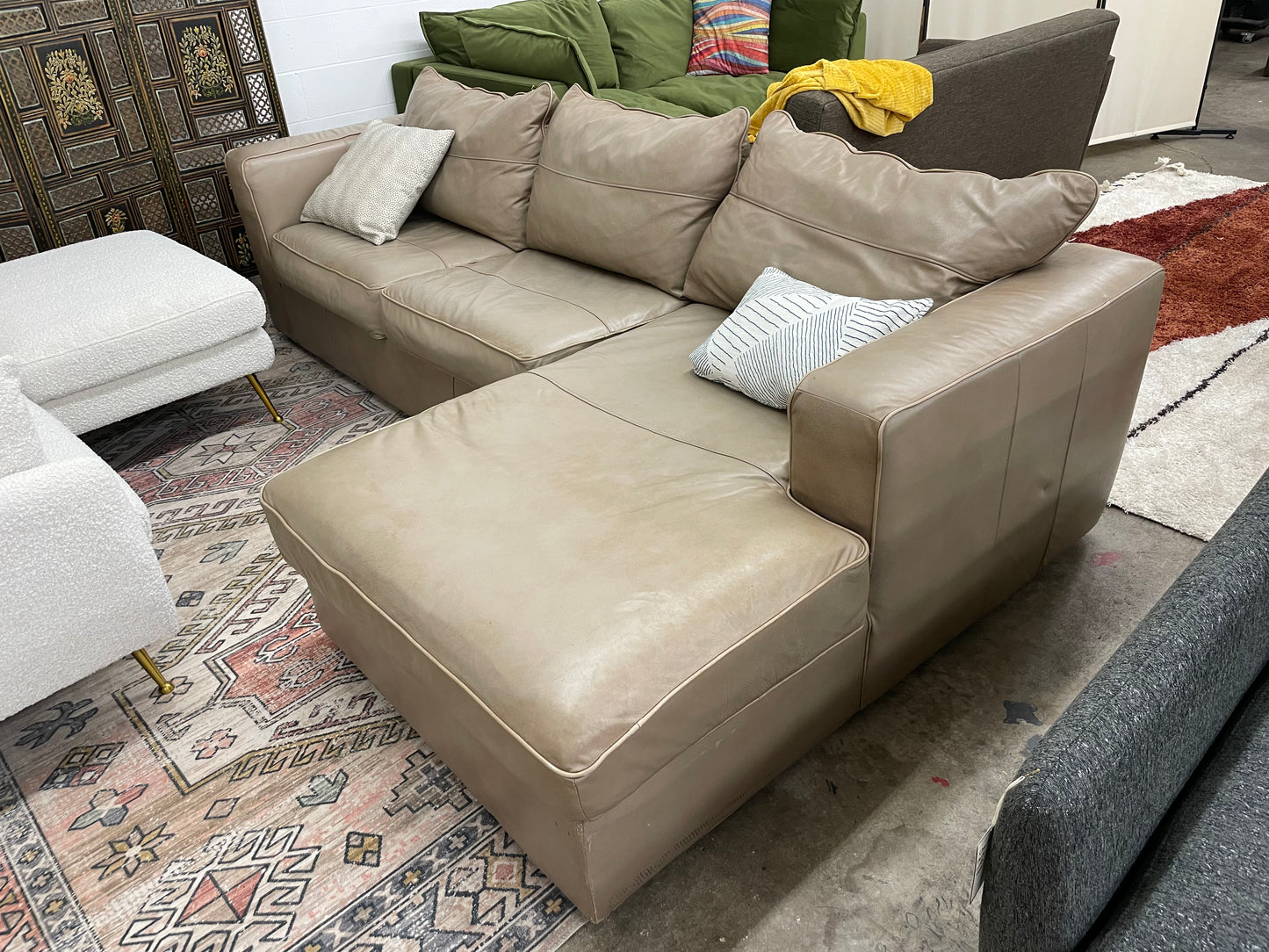 Leather Norwalk Right-Facing Chaise Sectional