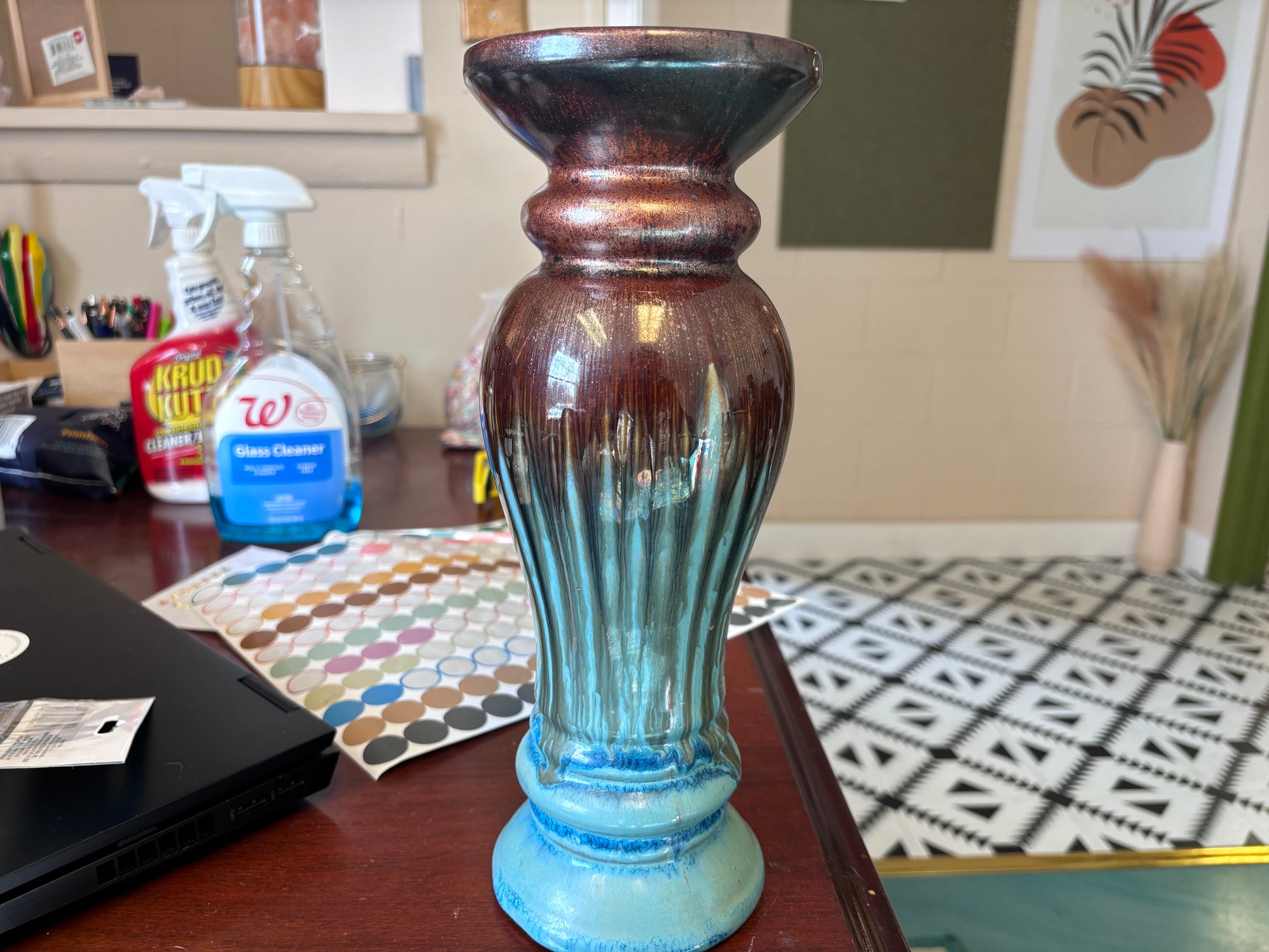 Paint Drip Ceramic Stand - Reclaimed Elegance