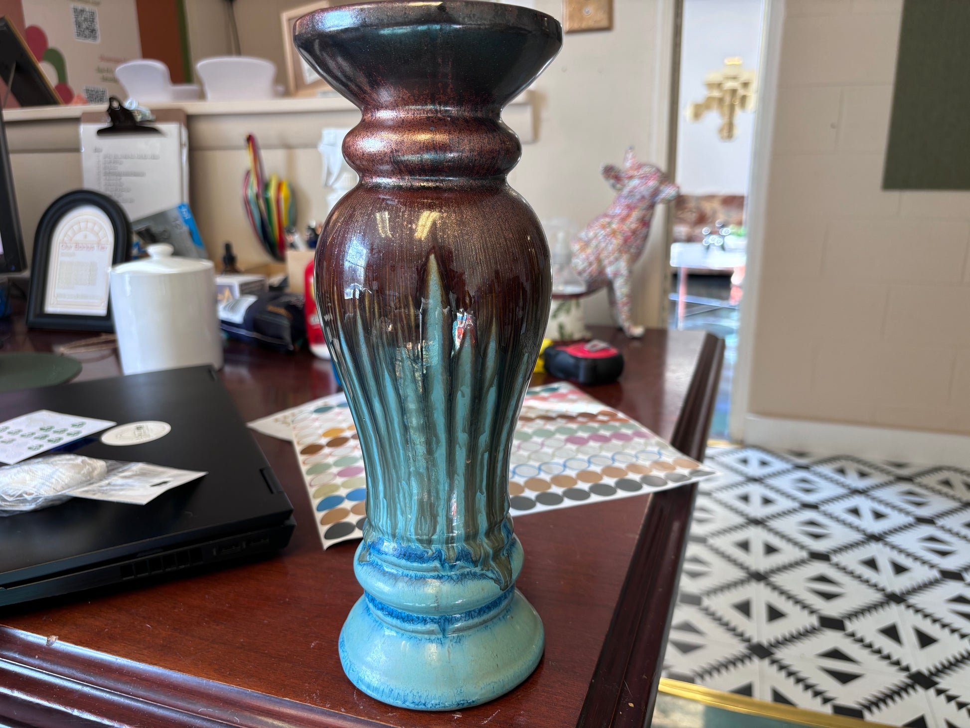 Paint Drip Ceramic Stand - Reclaimed Elegance