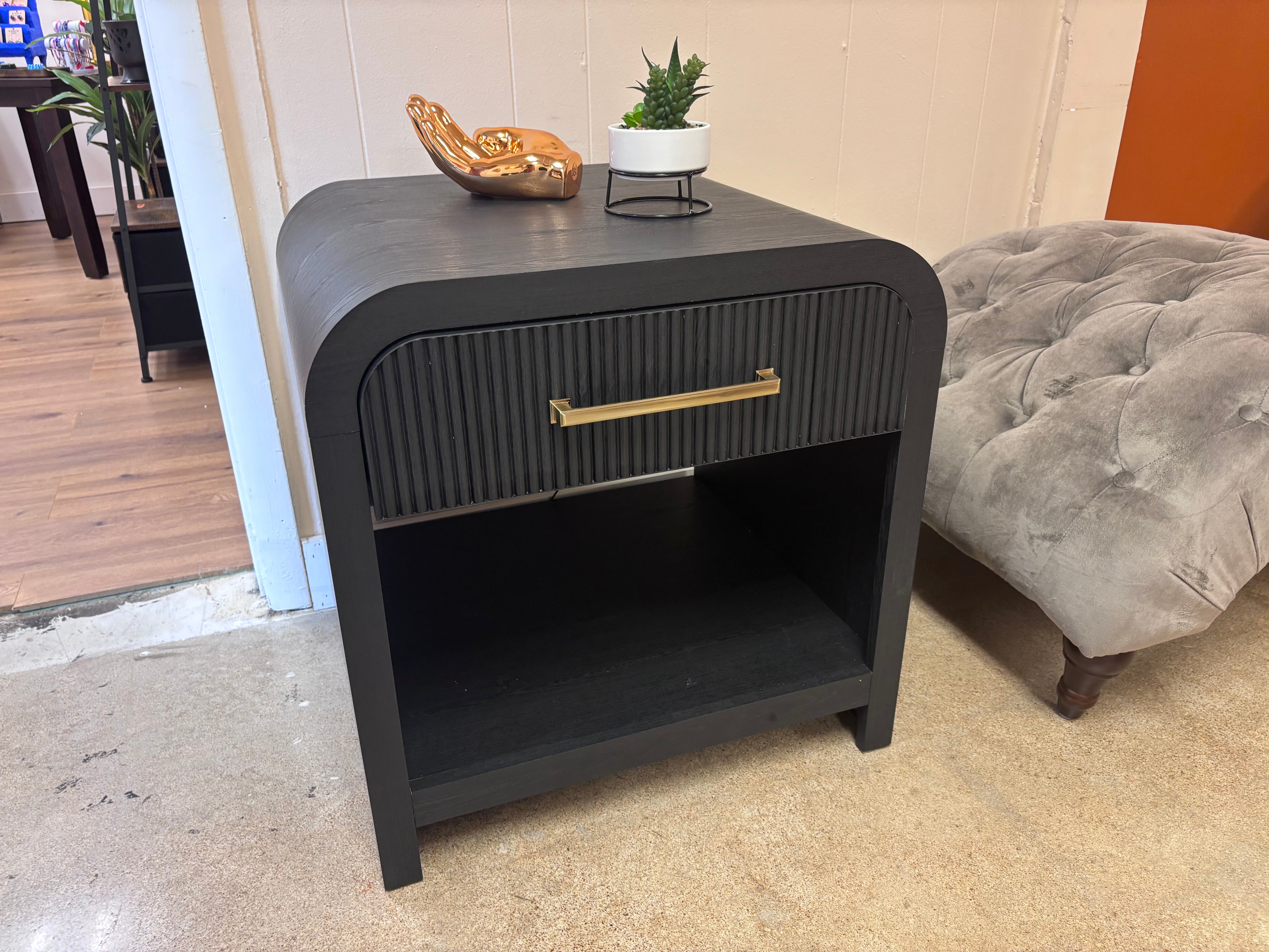 Black Grain Ridgemont End Table