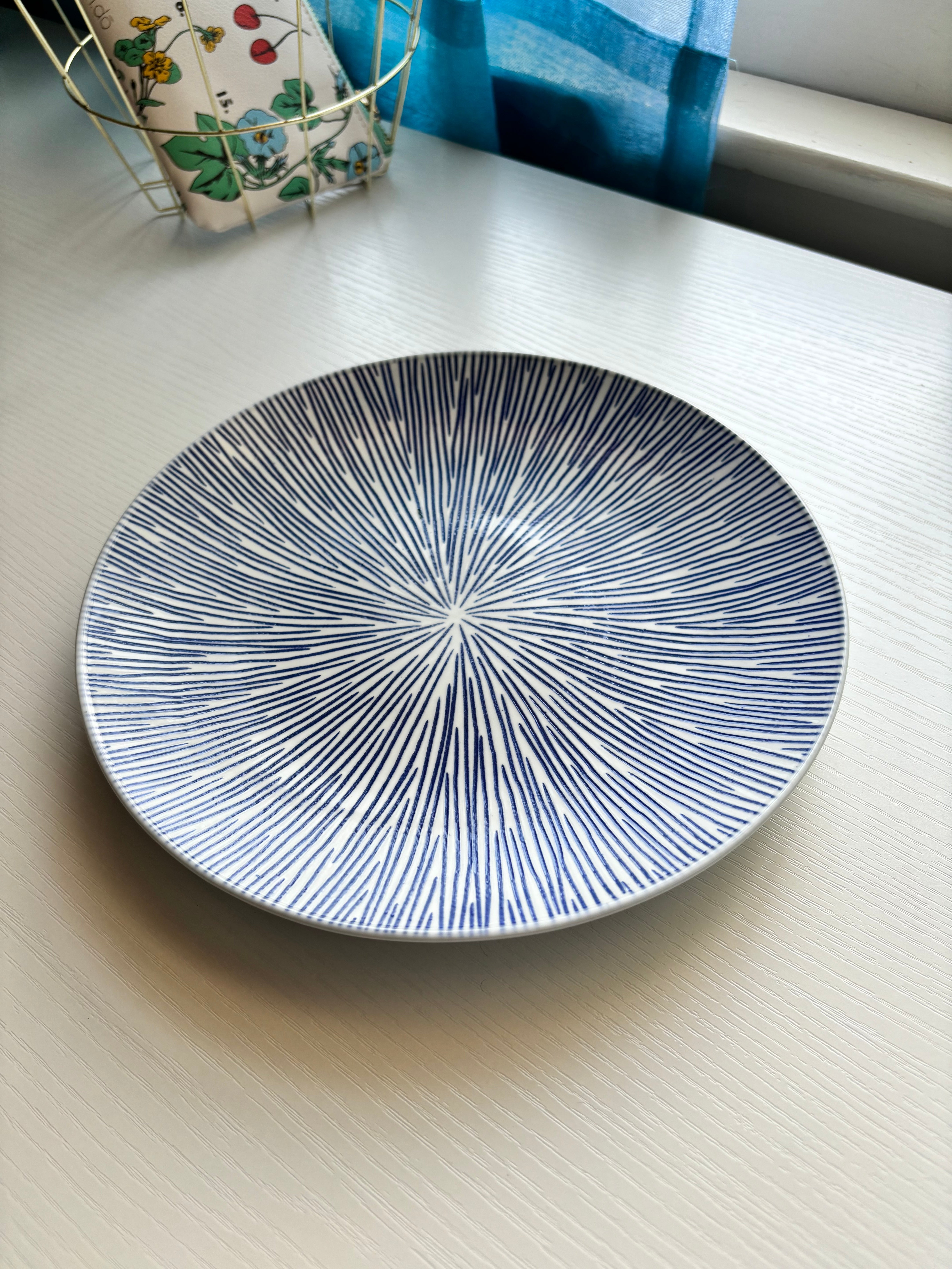 Blue & White Retro Plate 2